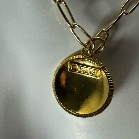 Authentic Zipper Pull on Unbranded Chain - Picture 3 of 3